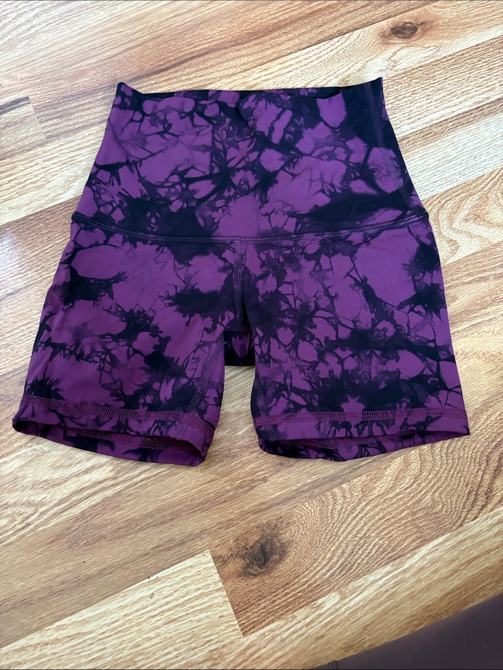 Lululemon Sz 2 Women's High-Waist Purple Tie-Dye Workout Shorts